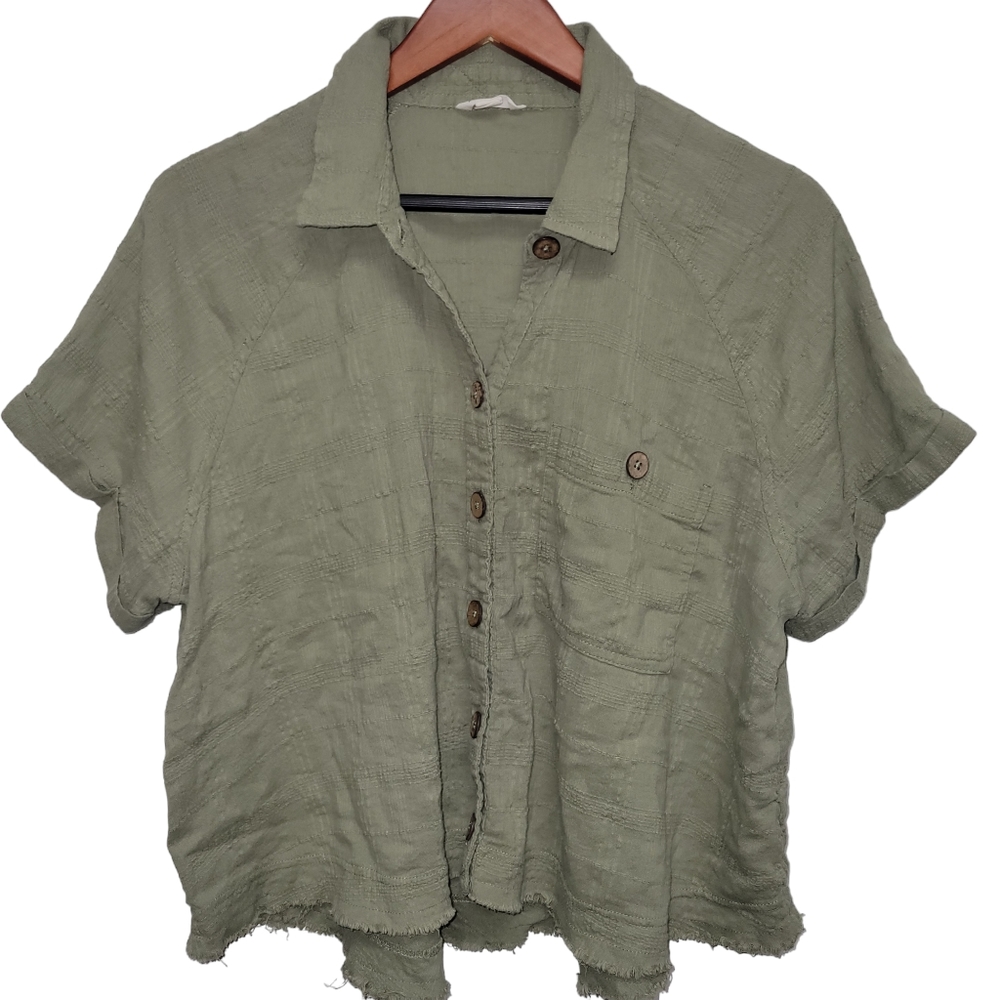 Aeropostale Button-Up Cotton Blouse.  Size XL.  Excellent condition Pre-owned.